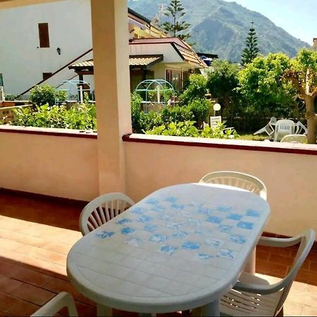 Casa Con Giardino E Terrazzo Vicino Al Mare Villa Piraino Eksteriør billede