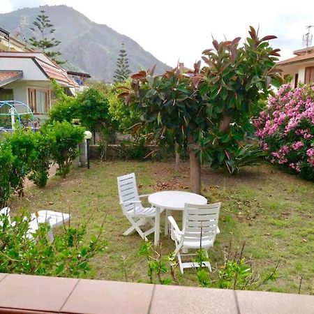 Casa Con Giardino E Terrazzo Vicino Al Mare Villa Piraino Eksteriør billede